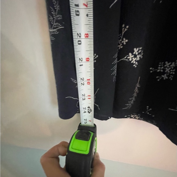 Loft Outlet SZ M Elastic Neckline Short Sleeve Blouse - Picture 4 of 10